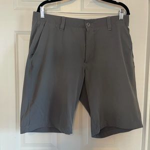 Under Armour golf shorts, EUC, sz 38